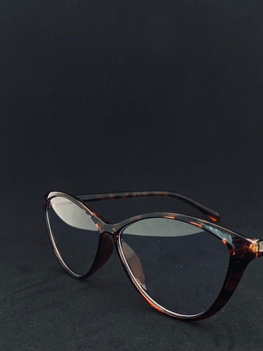 okulary w panterkę, z boku